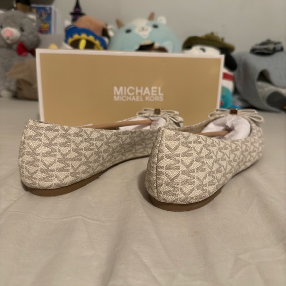 Michael Kors - Andrea Ballet Flat - Vanilla - Size 11 - Picture 5 of 9